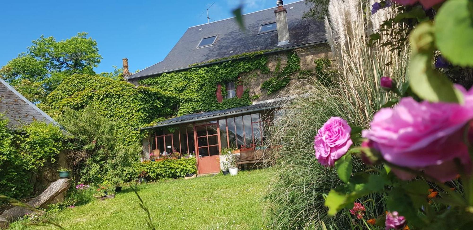 La Ferme Des Douceurs Bed & Breakfast Cervon Exterior photo